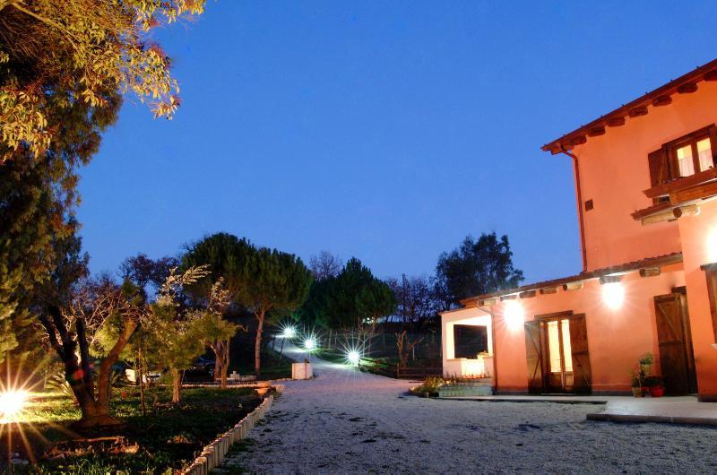 Villa Il Fiorile à Bénévent Extérieur photo